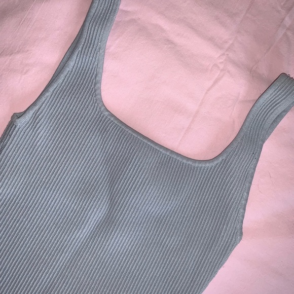 ARITZIA Babaton ribbed tank - Picture 3 of 3